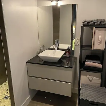 Maison De 250 M2 Avec à Villa