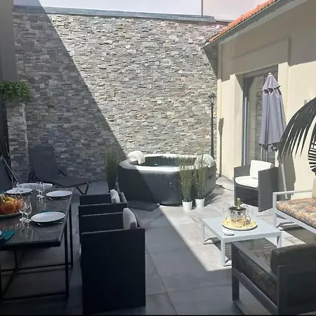 Maison De 250 M2 Avec à