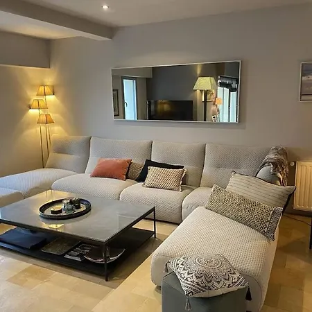 Maison De 250 M2 Avec à Arcachon