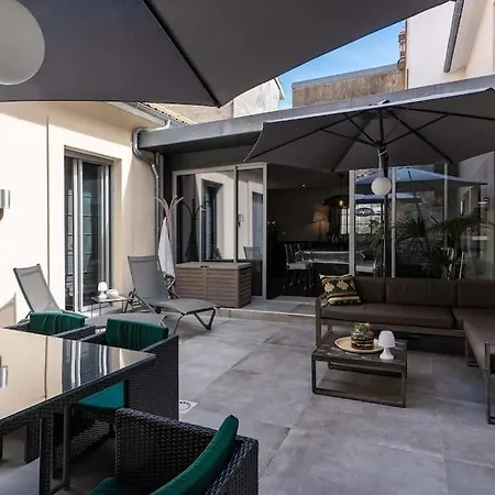 Maison De 250 M2 Avec à *