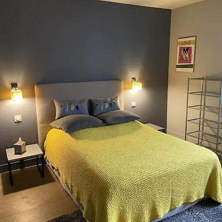 Maison De 250 M2 Avec à Villa *