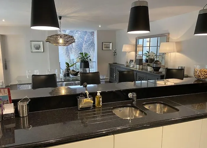 Maison De 250 M2 Avec A ヴィラ